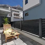 Apartman Roza, Prekrasni Novi Apartman S Parkingom
