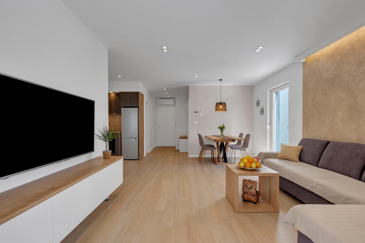 Roza, Prekrasni Novi S Parkingom Apartman