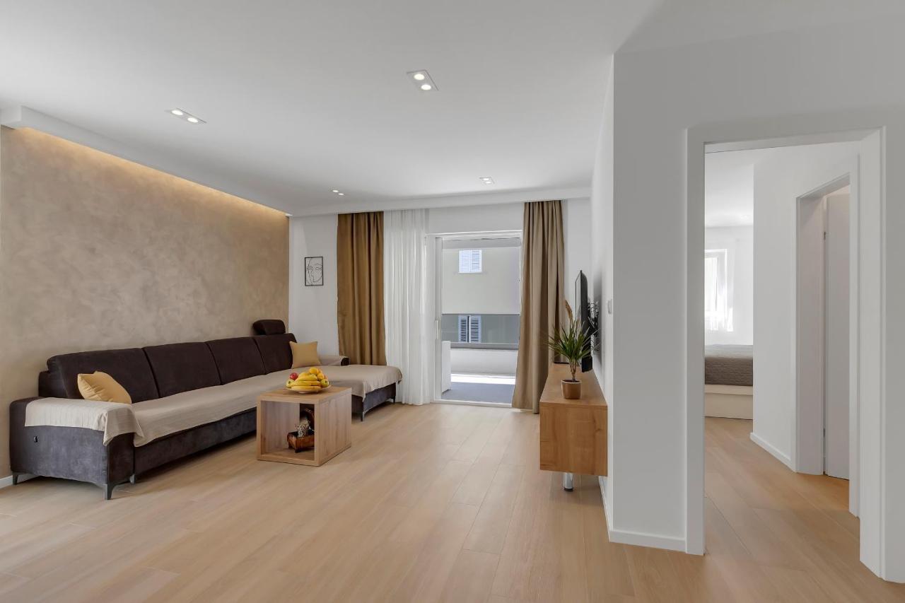 Roza, Prekrasni Novi S Parkingom Apartman Makarska