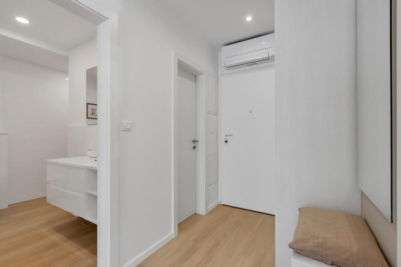 Roza, Prekrasni Novi S Parkingom Apartman Makarska